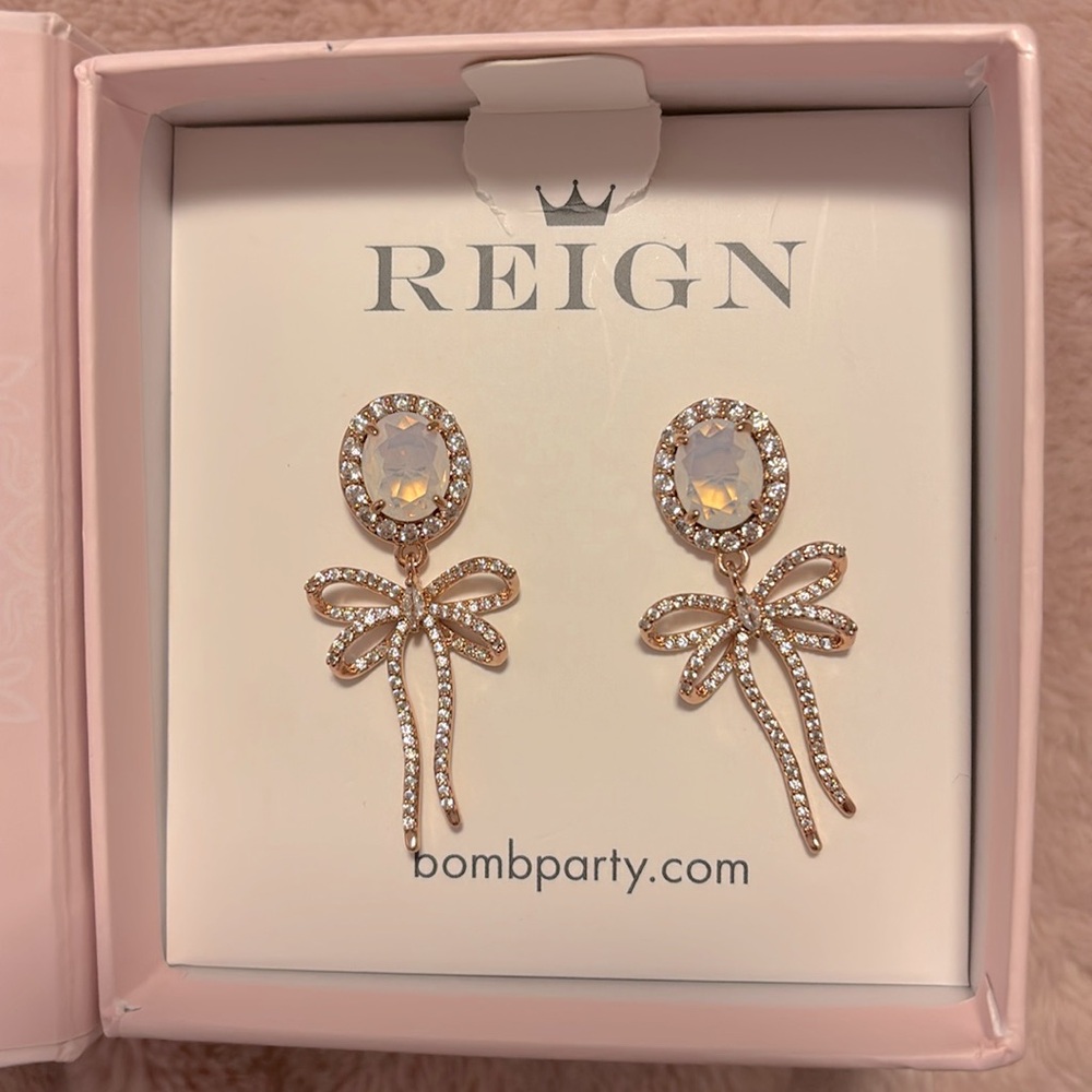 Bomb Party SEALED WITH A BOW | REIGN PRINCESS EARRINGS | ROSE GOLD | BRAND NEW